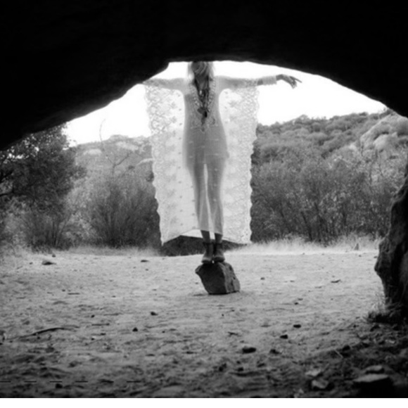 Jen’s Pirate Booty Romntic Mykonos Kaftan - Picture 8 of 11